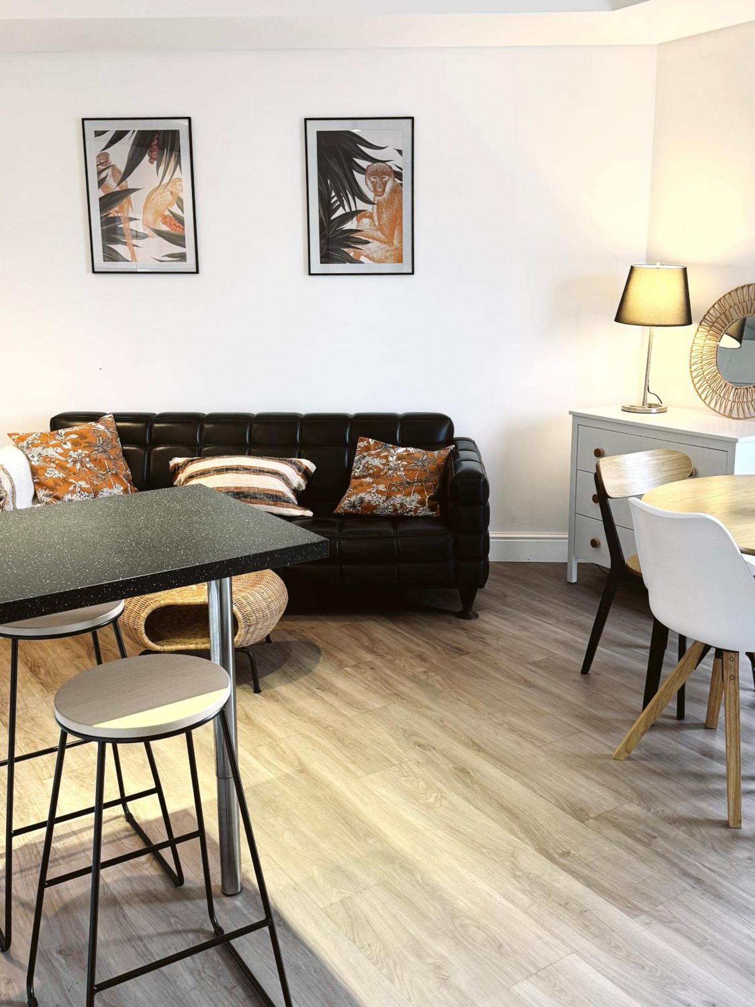 Stunning City Centre Penthouse With Private Balcony - Grand Central House Gibraltar Eksteriør billede